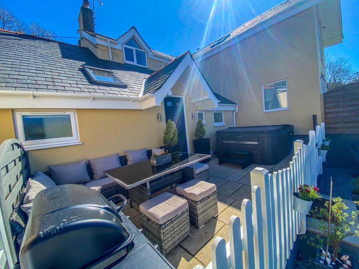 Semi Detached Cottage Snowdonia With Hot Tub Tal-y-Cafn 外观 照片