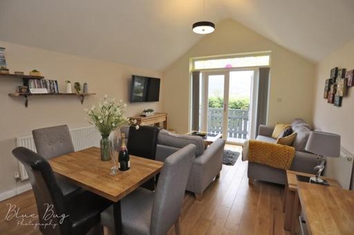 Semi Detached Cottage Snowdonia With Hot Tub Tal-y-Cafn 外观 照片
