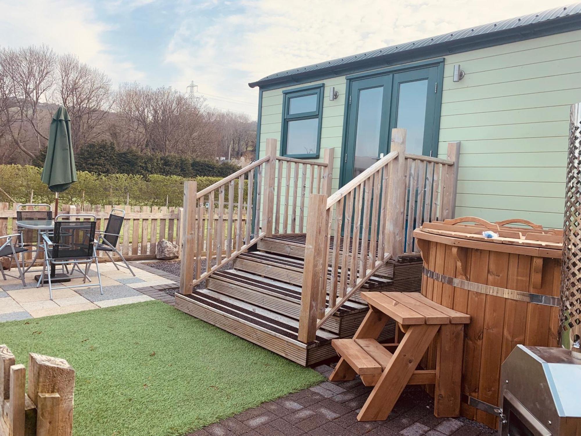 Semi Detached Cottage Snowdonia With Hot Tub Tal-y-Cafn 外观 照片
